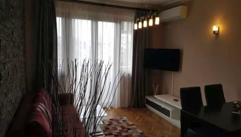 Дава се под наем Двустаен апартамент в София, Център - 54 кв.м за 448.8 € - Снимка #2