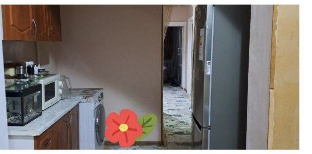 uy sotiladi. taqachida srochniy