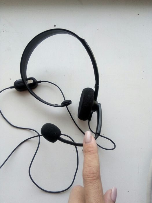 Наушники фирменные