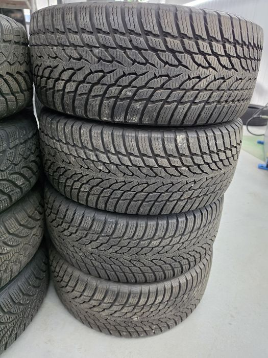 4 бр зимни 215/40/17 Nokian 23г