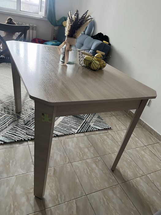 Стол кухонный