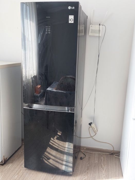 Холодильники продам