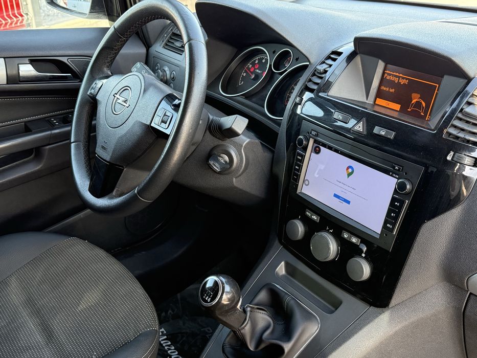 Opel Zafira 2.2Бензин* 150к.с* 2010г* 6+ 1Местен* Топ Състояние