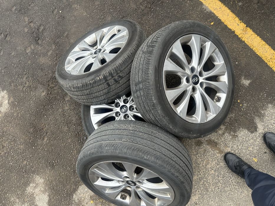 Срочно продам 245/45/18
