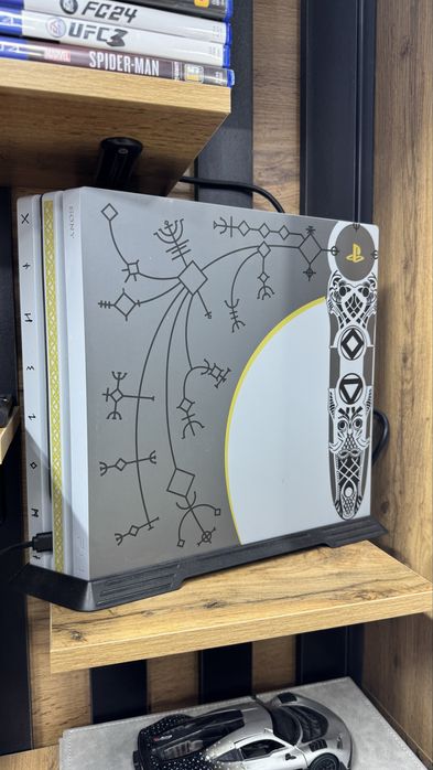 Продам PS 4 1тб