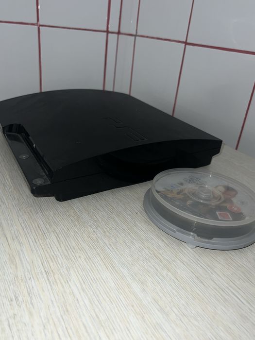 Vând ps 3 +jocuri