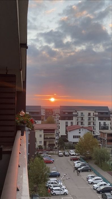 De inchiriat ap cu 2 camere cu loc de parcare rond Cristalului