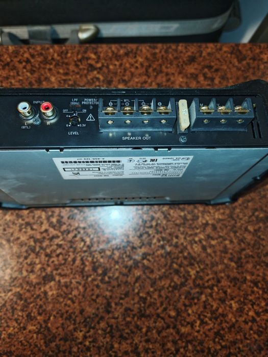 Субуфер Alpine,CD радио Sony,Усилвател Sony,4бр тонколони Alpine, кабе