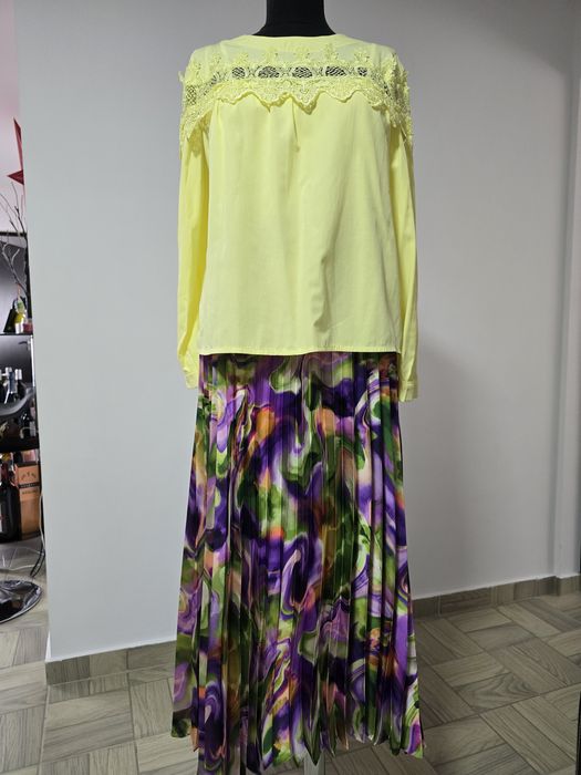 Camasa cu dantela brodata, model feminin, delicat;