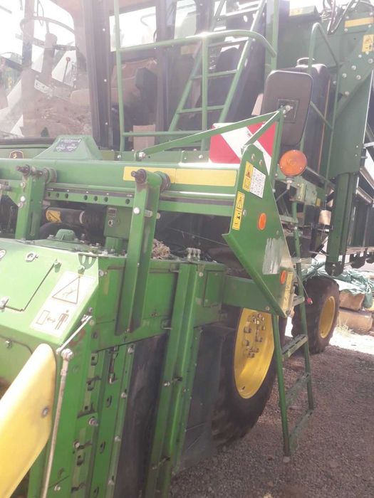 Хлопкоуборочный комбайн John Deere