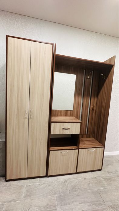 Продам гарнитур для прихожей