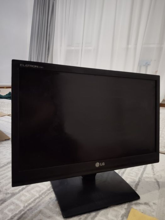 Мониторы продаются 27" 19"