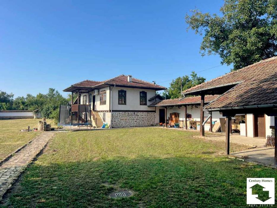 116277 Реновирана двуетажна къща в село Ресен, близо до Велико Търново