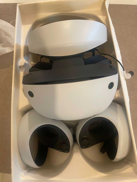 Vând Casca PSVR2 PlayStation, în stare foarte bună, folosita puțin.