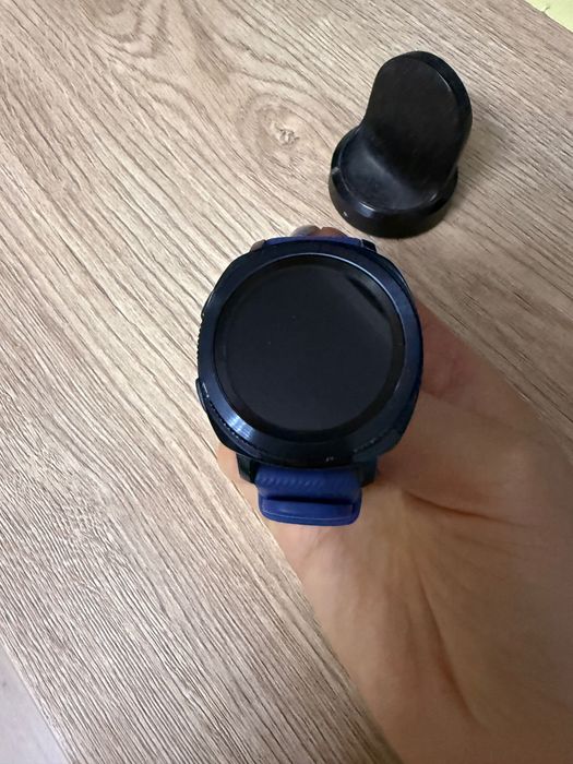Смарт-часы  Samsung Gear Sport.