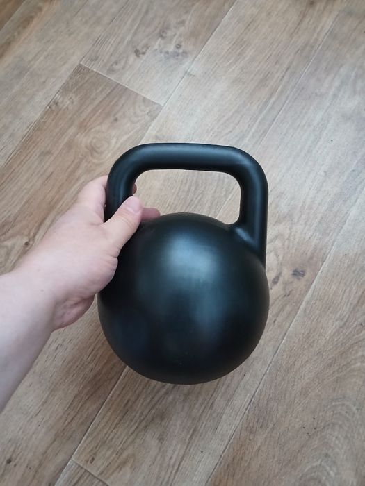 Гиря спортивная.