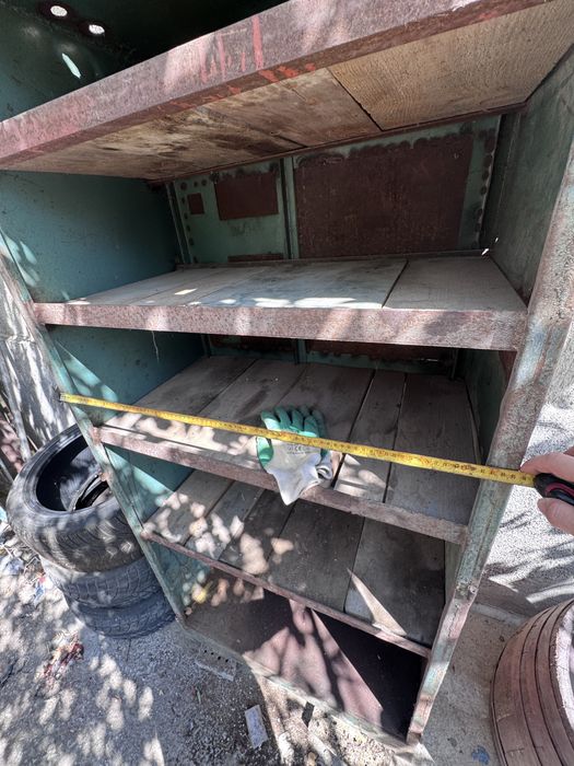 Метален гаражен шкаф лично предаване