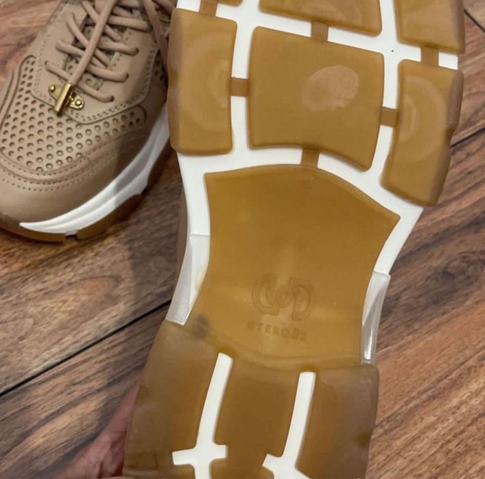 Uterque кроссовки