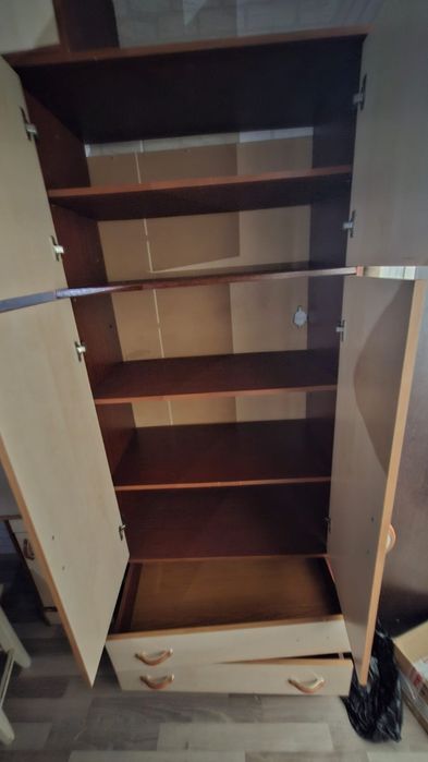 Продам большой шкаф