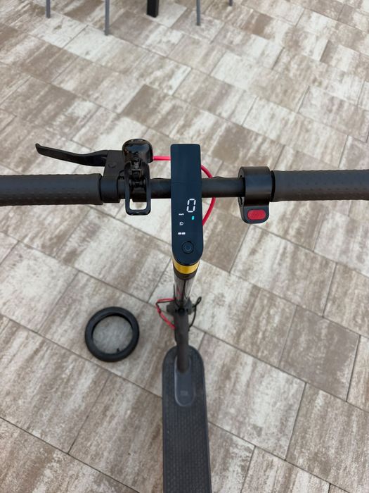 Vând trotinetă electrică Xiaomi Pro 2
