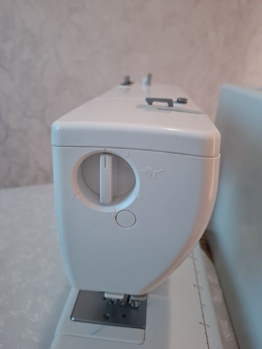 Продается швейная машинка Janome 5519