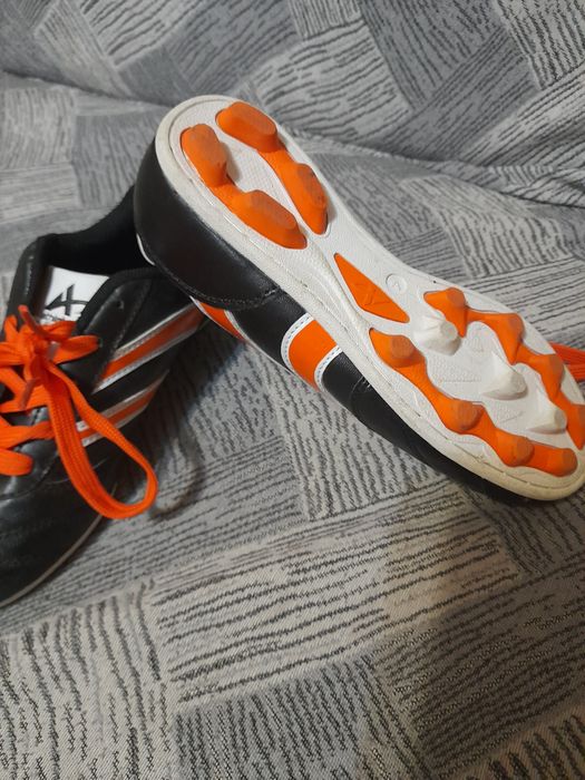 Футболни ботонки Нови