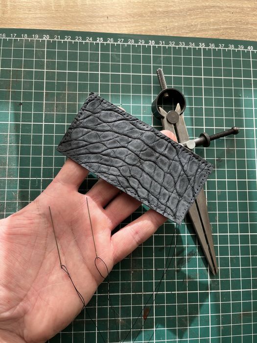 Clip magnetic pentru bani-piele de crocodil, lucrat manual-idee cadou