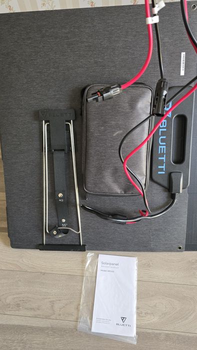 Panou solar Bluetti MP 200w functioneaza ca un panou de 100-120w