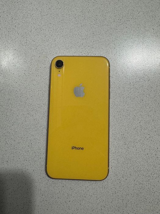 Продам iPhone XR