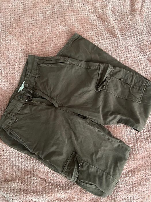 Кафяви карго панталон Stradivarius