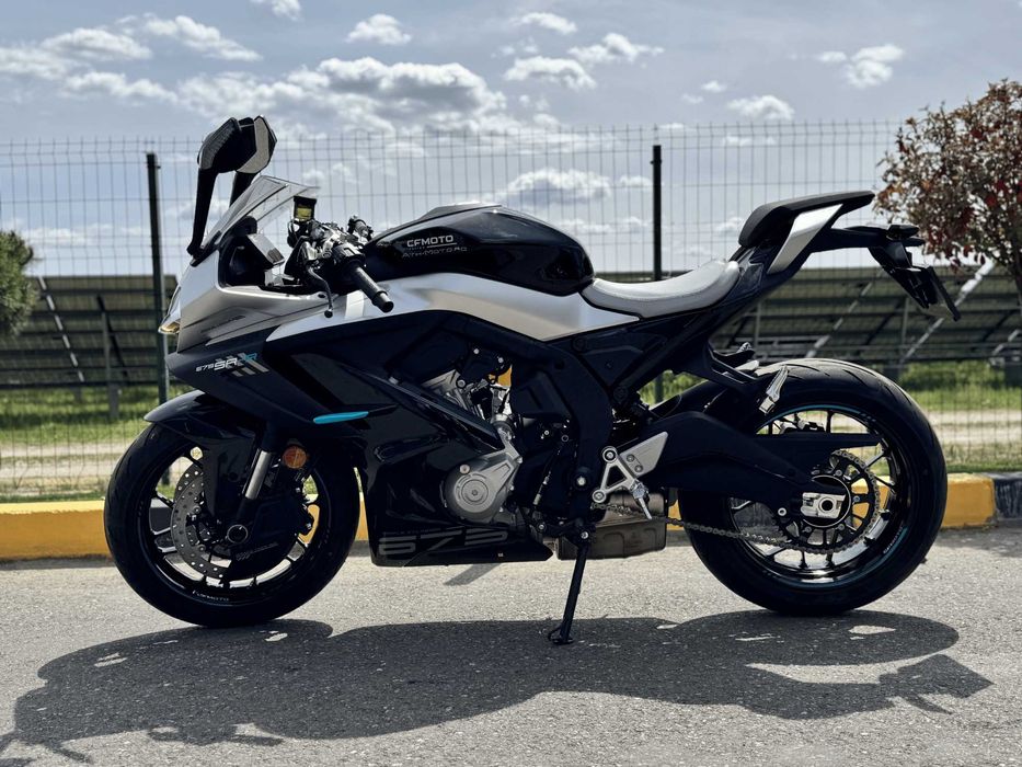 Motocicleta CFMOTO 675SR R '26