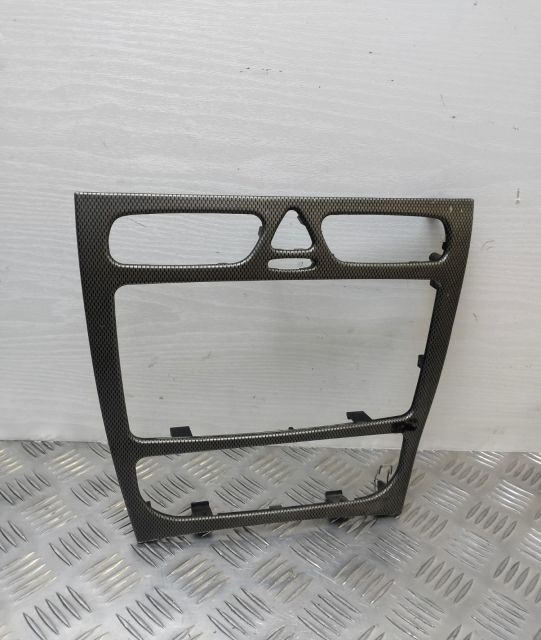 Rama Consola centrala bord carbon A2036802439 014W7 Mercedes-Benz C-C