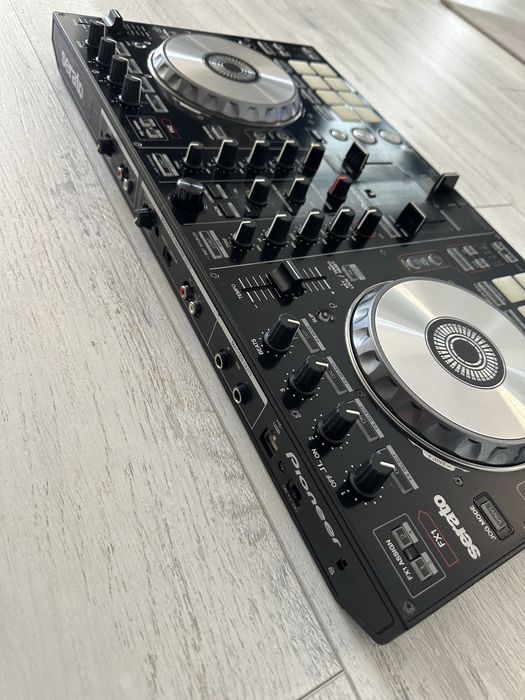 Consolă DJ Pioneer DDJ SR