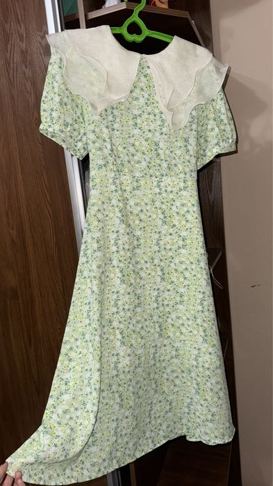 платье зеленое с цветами