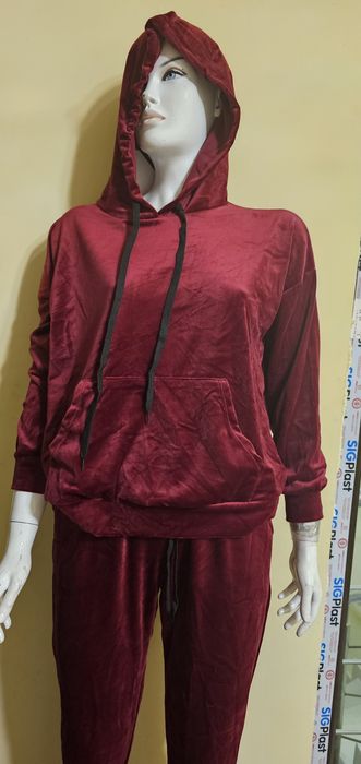 Geaca de femei cu eticheta