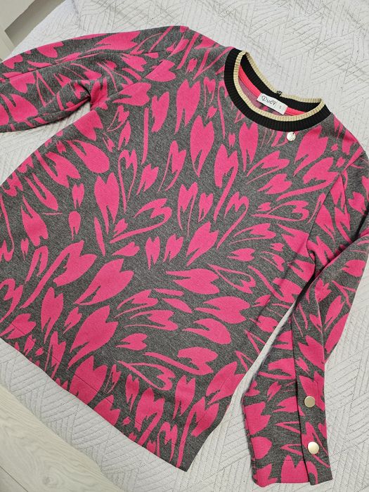 Дамски блузи Lucy