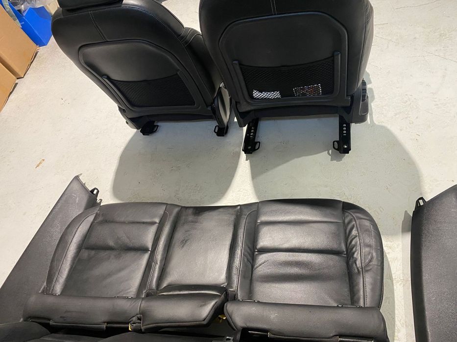 Interior cu incalzire in scaune fata VOLVO XC40 2018+