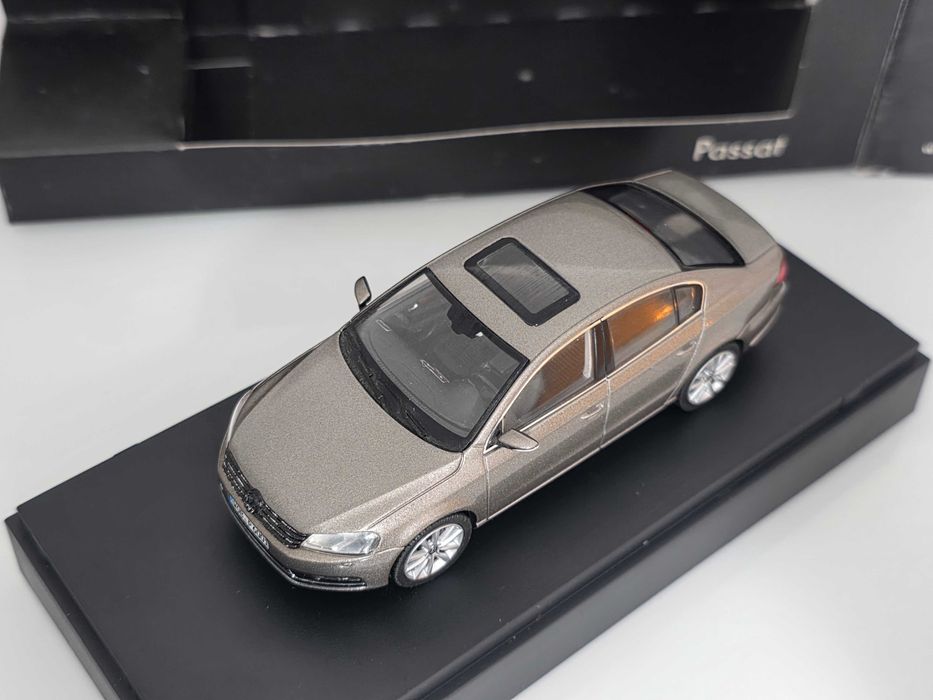 Macheta Auto 1/43 Schuco Dealer Edition VW Volkswagen Passat B7