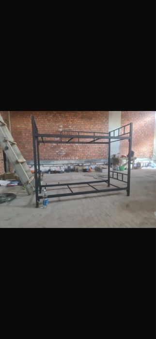 Кровать двухяростная