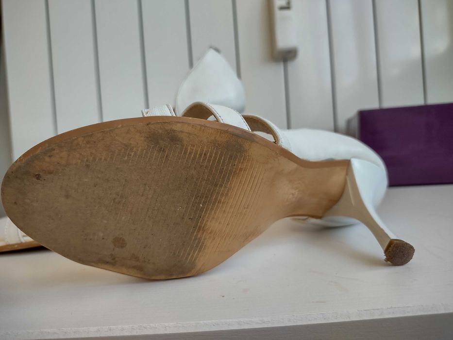 Бели официални обувки на ток Paolo Botticelli