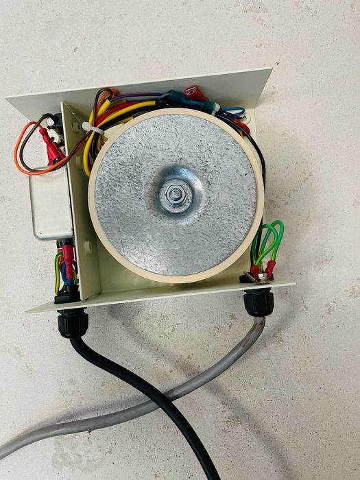 Transformator 220V-240V/48V, 330VA.