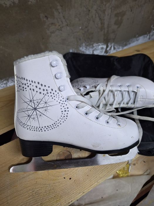 Коньки. Почти новые.