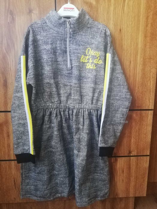 Рокля с дълъг ръкав