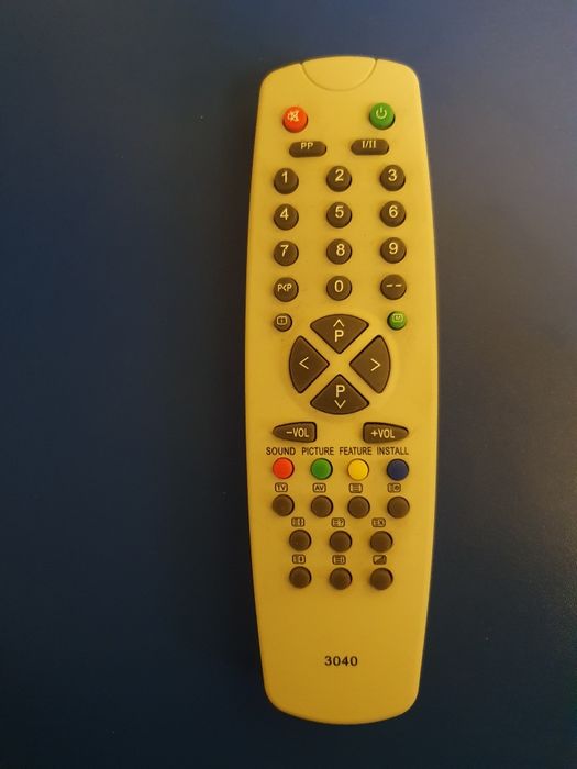 Telecomanda TV, universala,  nefolosita