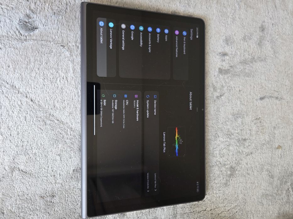 Tableta Lenovo Tab plus