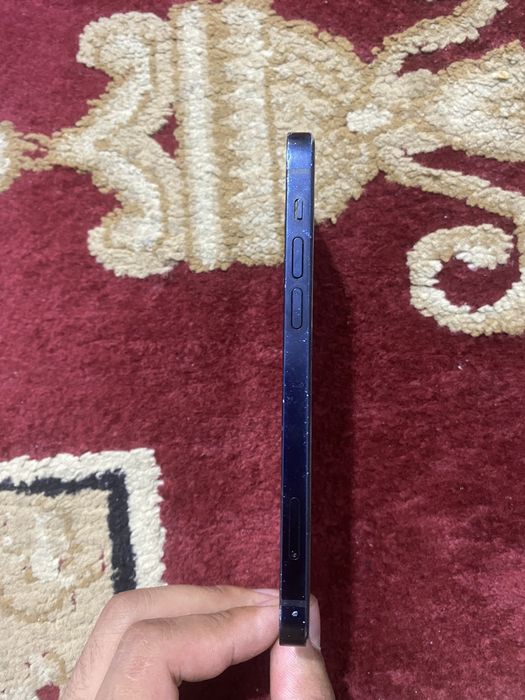 Iphone 12.