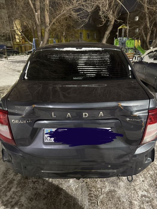 Продам крышку багажника