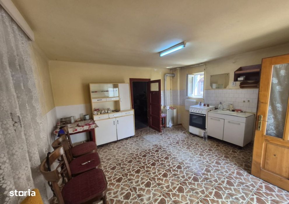 Casa Gradiste singur in curte 4 camere cărămidă