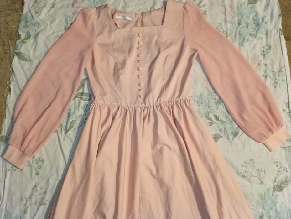 Продаю женские одежды