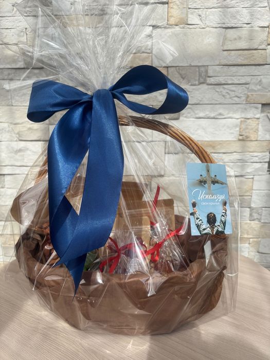 Подарочная Корзина из сухофруктов и орехов